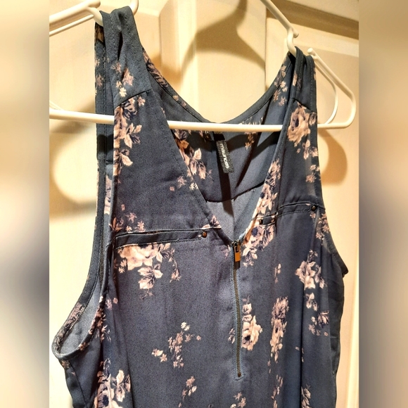 Maurices Sleeveless Floral Print Polyester Blouse size Small - Picture 6 of 8